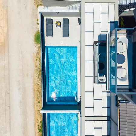 Cay Villa *